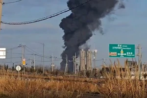 Máy bay Hàn Quốc chở 181 người lao khỏi đường băng bốc cháy, 28 người thiệt mạng