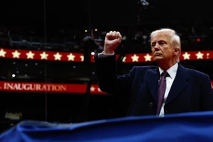 Giải mã các 'tình trạng khẩn cấp' ông Trump vừa ban bố