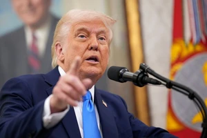 Ông Trump lên tiếng chuyện thị trường lao dốc: ’Đôi khi phải dùng thuốc để chữa trị’