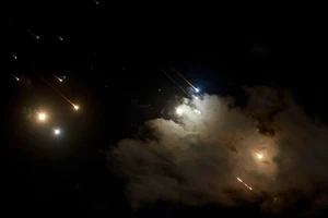 NYT: Israel đề xuất tấn công quy mô lớn vào Iran, Tổng thống Trump bác bỏ 