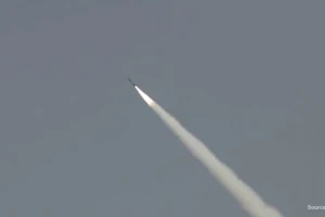 VIDEO: Pakistan phóng thử tên lửa giữa lúc căng thẳng leo thang với Ấn Độ