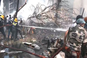 Vụ rơi máy bay ở Ấn Độ: Có tin toàn bộ 242 người đã thiệt mạng; Quốc tế chia buồn 