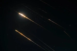 Chuyên gia bàn về tốc độ sản xuất tên lửa của Iran