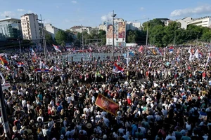 300.000 người biểu tình ở Serbia, yêu cầu tổng thống từ chức 