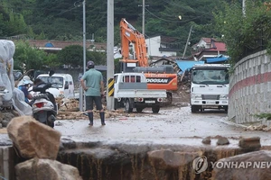 Thương vong tăng cao giữa mưa lũ kỷ lục dài ngày ở Hàn Quốc