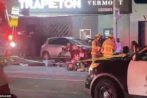 Ô tô lao vào đám đông ở LA: Tài xế được phẫu thuật sống sót sau khi bị bắn 