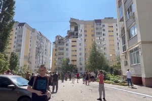 VIDEO: Kinh hoàng nổ khí gas ở chung cư Nga, nhiều người chết và mất tích