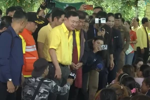 Ông Thaksin thăm tỉnh biên giới, bác đồn đoán xung đột xuất phát từ mâu thuẫn với ông Hun Sen