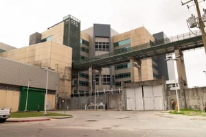 Nhà tù thả nhầm nghi phạm, phải phát lệnh truy nã bắt lại