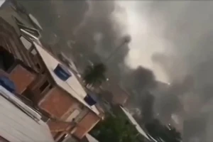 Vang trời súng nổ Brazil truy quét băng đảng, 64 người thiệt mạng