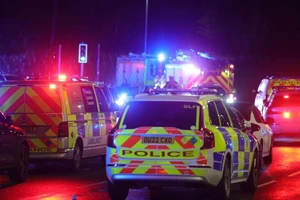 VIDEO: Đâm dao hàng loạt trên tàu hỏa ở Anh, nhiều hành khách bị thương