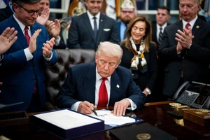 Chính phủ Mỹ mở cửa sau kỷ lục 43 ngày đóng cửa