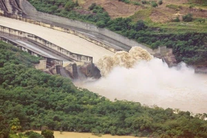 Xả lũ gây thiệt hại nặng cho hạ du, các nước xử lý sao?