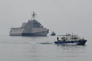 Tàu chiến Mỹ USS Cincinnati cập cảng Căn cứ Hải quân Ream của Campuchia