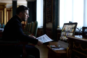 Ukraine tính phương án 'nhượng bộ khó khăn nhất' tại Donbass