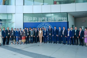 Thứ trưởng Ngoại giao Nguyễn Minh Hằng dự khai mạc chương trình 'Lãnh đạo cao cấp' dành cho cán bộ Lào 