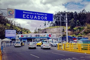 Ecuador đánh thuế 100% hàng từ láng giềng Colombia, Tổng thống Petro đáp trả gắt