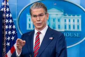 Chiến sự Trung Đông ngày 54: Mỹ tăng cường chiến dịch 'Cơn thịnh nộ kinh tế', ép tối đa nguồn thu dầu của Iran; Anh, Pháp họp hơn 30 nước bàn eo biển Hormuz