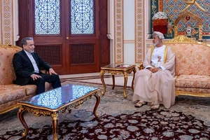 Ông Trump và thủ tướng Anh điện đàm về eo biển Hormuz; Ngoại trưởng Iran chuẩn bị sang Nga