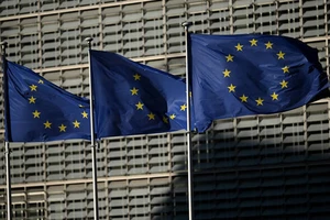 Ukraine 'thở phào' nhờ phao tài chính 106 tỉ USD từ EU
