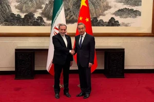 Ngoại trưởng Iran đến Trung Quốc, gặp ông Vương Nghị