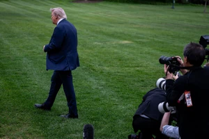 Chiến sự Trung Đông ngày 73: Ông Trump điện đàm ông Netanyahu về phản hồi của Iran; Tehran phát cảnh báo rắn với châu Âu
