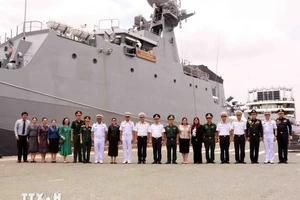 Tàu Hải quân Hoàng gia Thái Lan thăm hữu nghị TP.HCM