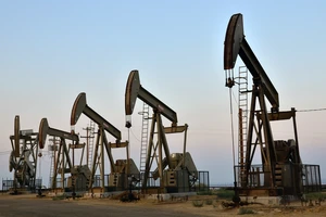 Khủng hoảng dầu mỏ ở eo biển Hormuz bước vào giai đoạn nguy hiểm