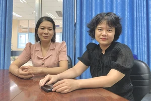 Trao sổ tiết kiệm, tiếp sức cho người lao động mắc bệnh hiểm nghèo