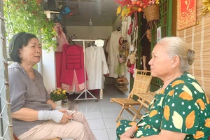 Những câu chuyện giúp người cảm động từ 'cô Phượng bao đồng'