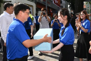 TP.HCM: Sôi động lễ ra quân Mùa hè xanh 2025