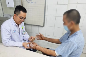 Kích hoạt báo động đỏ, nối thành công đôi bàn tay đứt lìa cho bệnh nhân