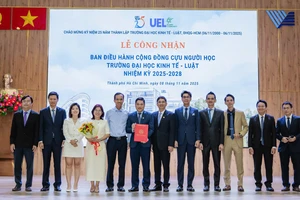 Ra mắt Ban Điều hành Cộng đồng Cựu người học Trường ĐH Kinh tế - Luật