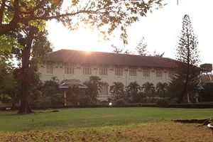 TP.HCM: Kiểm tra, xử lý các trụ bảng quảng cáo quanh di tích Viện Pasteur