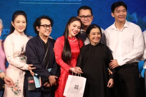 NSƯT Thành Lộc: 'Sự thuần Việt thấm vào chúng tôi là từ dòng kịch NSND Kim Cương'