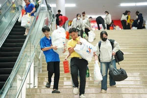 Nhiều phường ở TP.HCM chung tay lo Tết cho người khó khăn