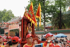TP.HCM: Hàng ngàn người dự Lễ rước cộ Bà Thiên Hậu 