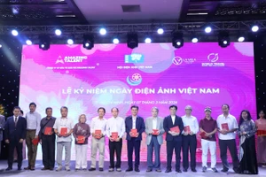 Nghệ sĩ Lý Hùng, Vân Trang... được vinh danh tại lễ kỷ niệm 73 năm Điện ảnh Việt Nam