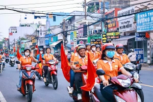 TP.HCM: Nhiều nơi rộn ràng xe loa len lỏi từng ngõ nhỏ cổ động bầu cử