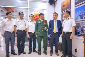 Tuổi trẻ mang ống kính ra biển đảo kể chuyện 'Sức trẻ biển đảo Tổ quốc'