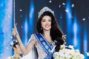Phan Phương Oanh đăng quang Miss World Vietnam 2025
