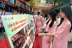 TP.HCM: Triển lãm của sinh viên kể câu chuyện làng nghề truyền thống