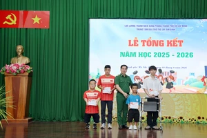TP.HCM: Tặng hơn 1.000 phần quà cho thiếu nhi có hoàn cảnh khó khăn 