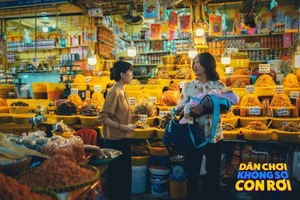 Thu Trang làm nhà sản xuất phim 'Dân chơi không sợ con rơi'