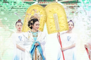 Đàm Vĩnh Hưng và Cẩm Ly dắt tay nhau tái ngộ tại Táo Xuân