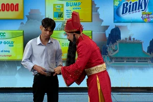 Đình Toàn hiện thực ước mơ cho những người mù ở Đồng Nai