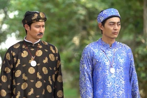 Nhận Tô Hoàng làm cha, Trọng Nghĩa diễn vai người con bất hiếu với mẹ nuôi Lệ