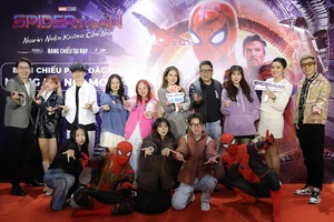 Khán giả cùng dàn sao Hà Nội háo hức xem Spider-Man: No way home 