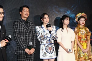 Dàn sao Việt đình đám tỏa sáng trên thảm đỏ 'Bóng đè' của đạo diễn Lê Văn Kiệt