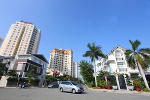 Cổ phiếu bất động sản “nóng” theo thị trường nhà đất